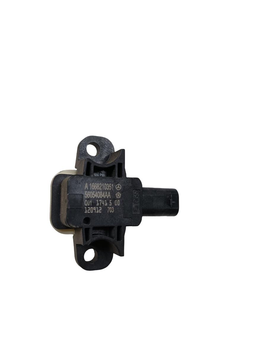 Senzor de impact airbag MERCEDES-BENZ B-CLASS II W246, W242 2011 - > A1668210351