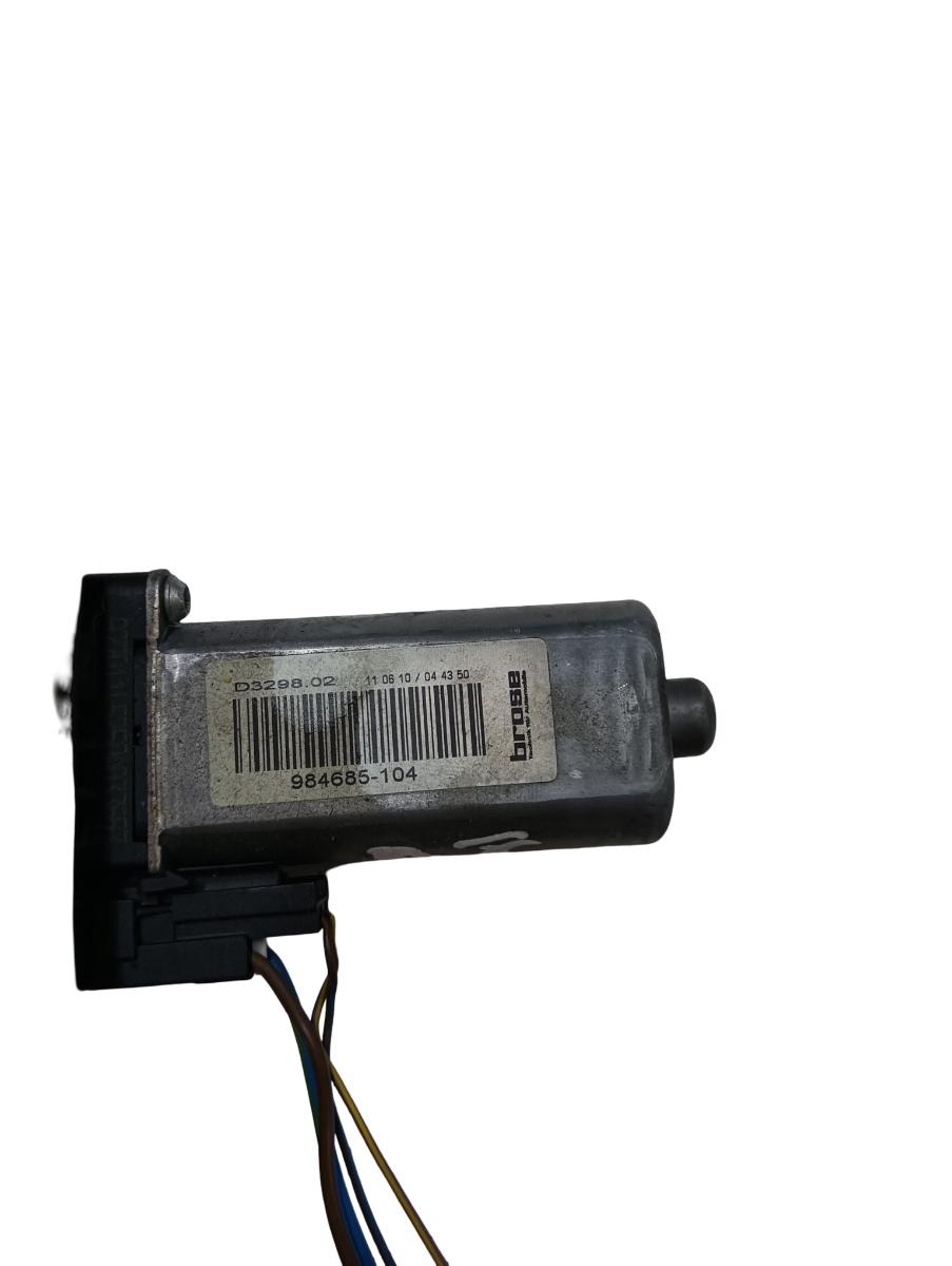 Motoras reglaj scaun dreapta fata AUDI A8 III 4H2, 4H8, 4HC, 4HL 2009 - 2018 984685104 – foto 2