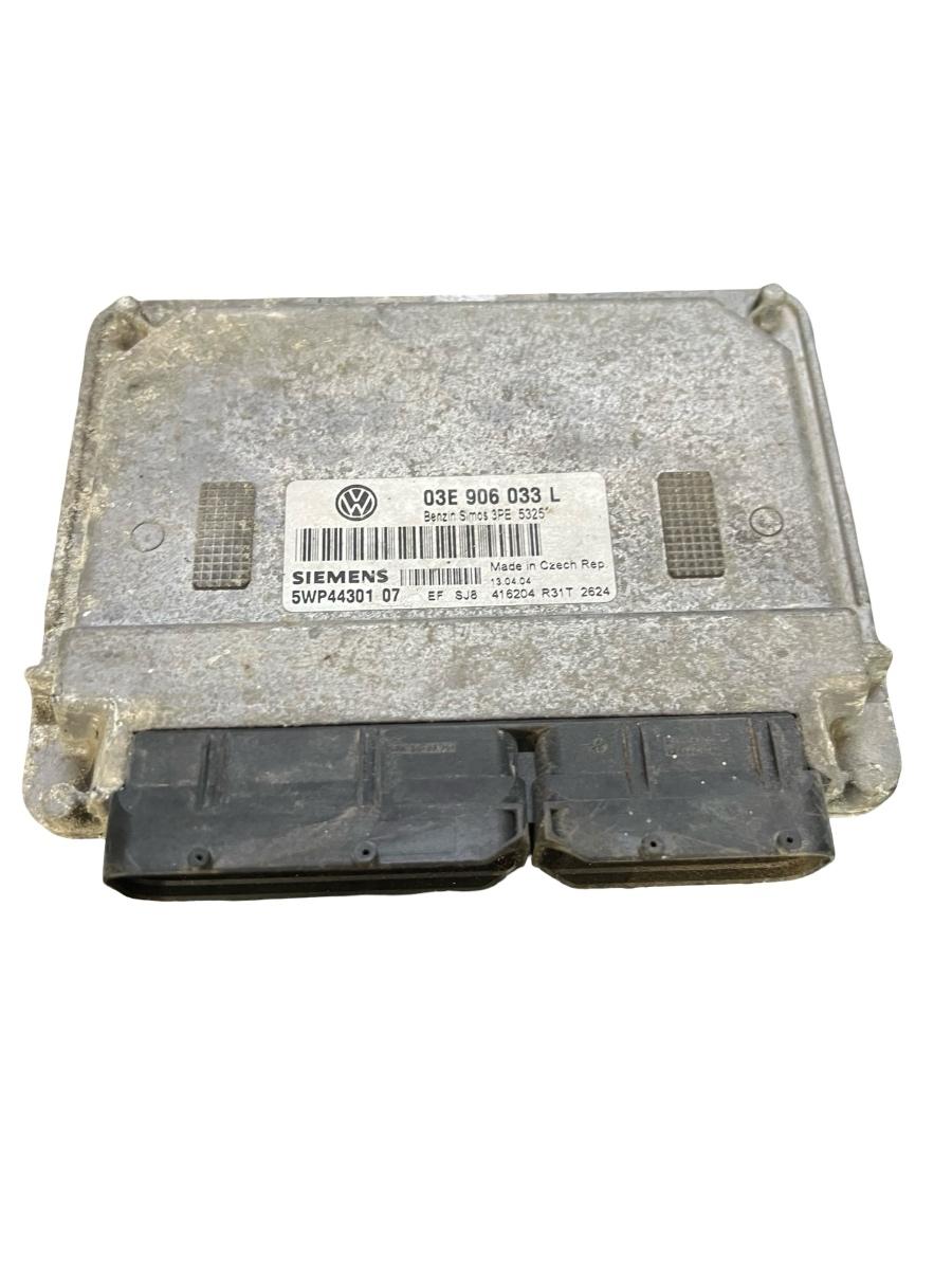 ECU modul/unitate de control motor VOLKSWAGEN POLO 9N_ 2001 - 2012 03 906033L