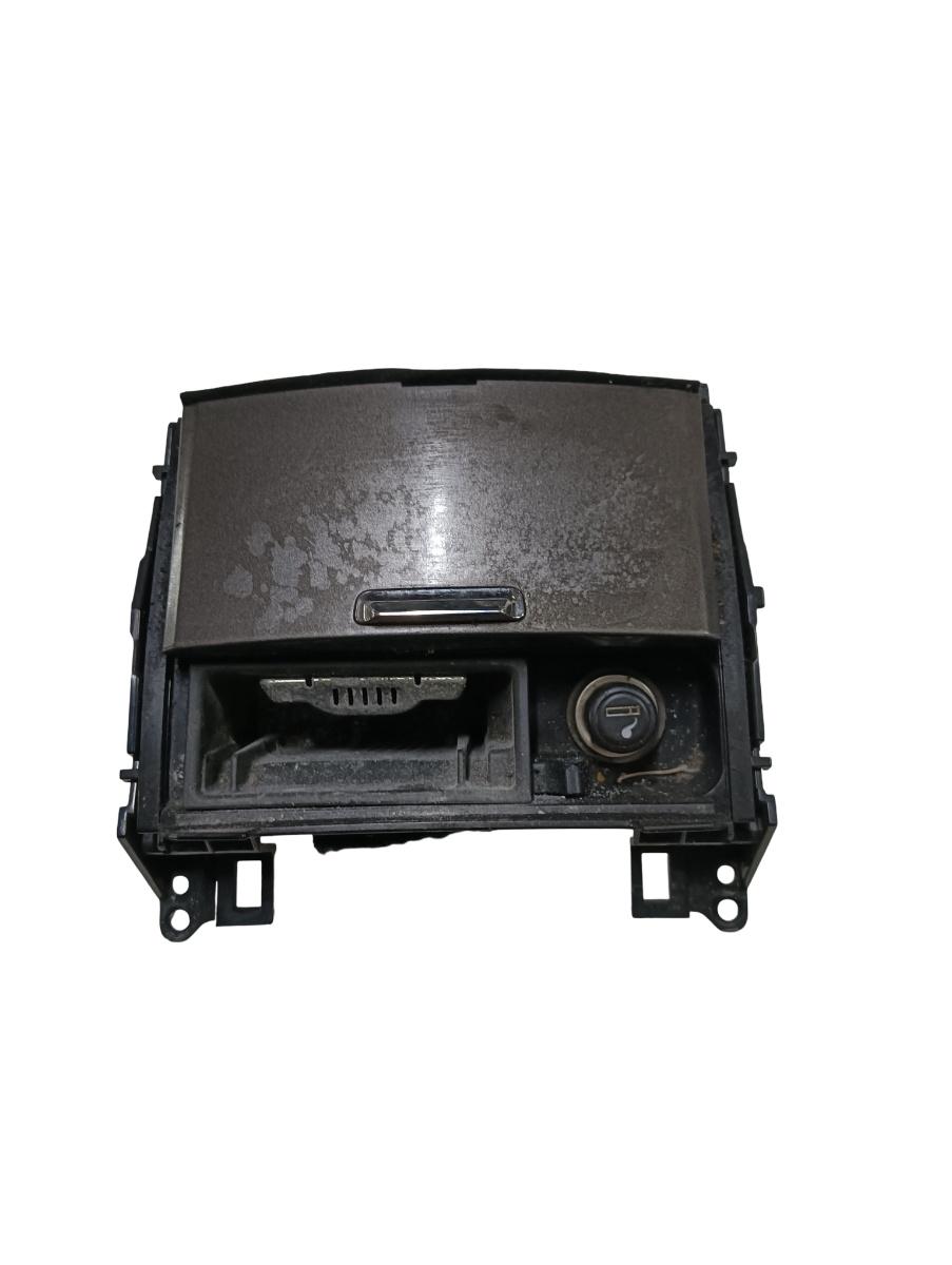 Scrumiera (fata) LEXUS IS II Saloon GSE2_, ALE2_, USE2_ 2005 - 2013
