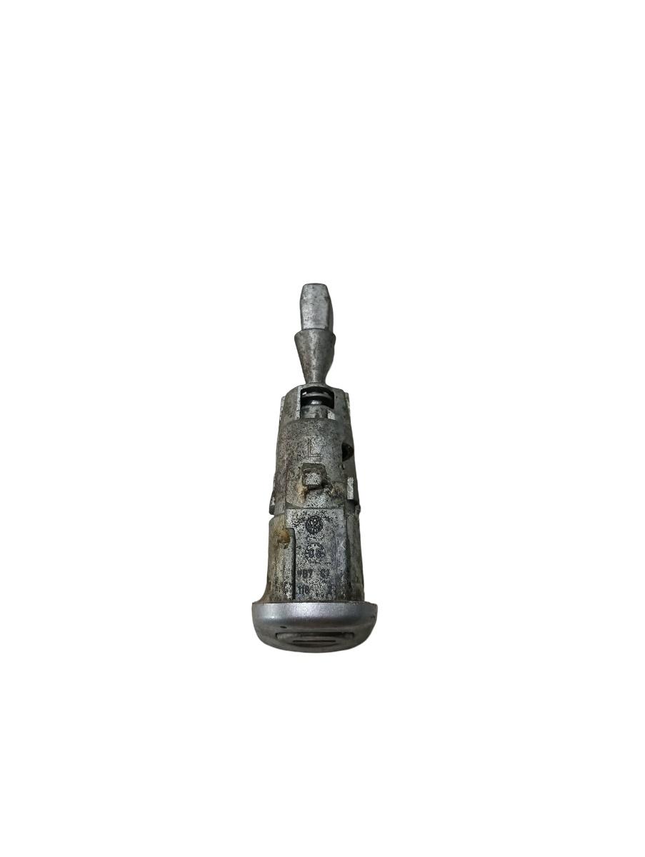 Butuc usa stanga fata VOLKSWAGEN GOLF V 1K1 2003 - 2009