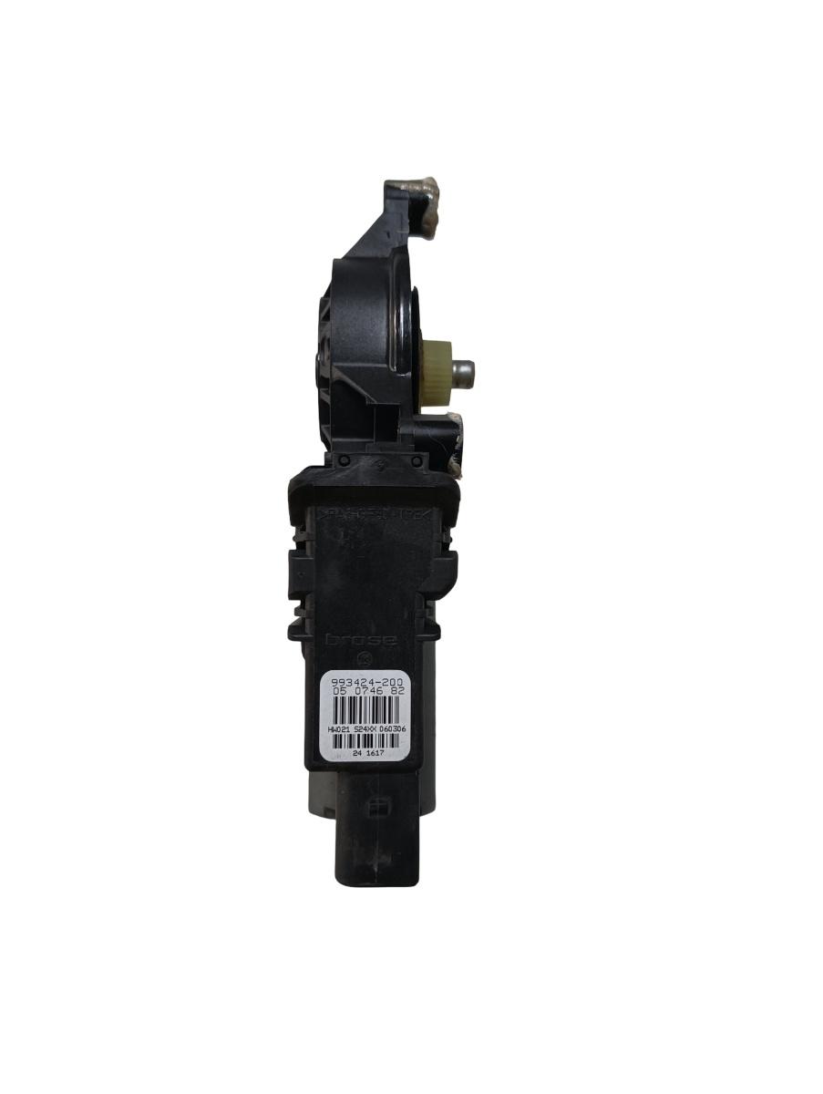 Motoras geam pivotant stanga spate VOLKSWAGEN PASSAT 3C2 2005 - 2010 993424200