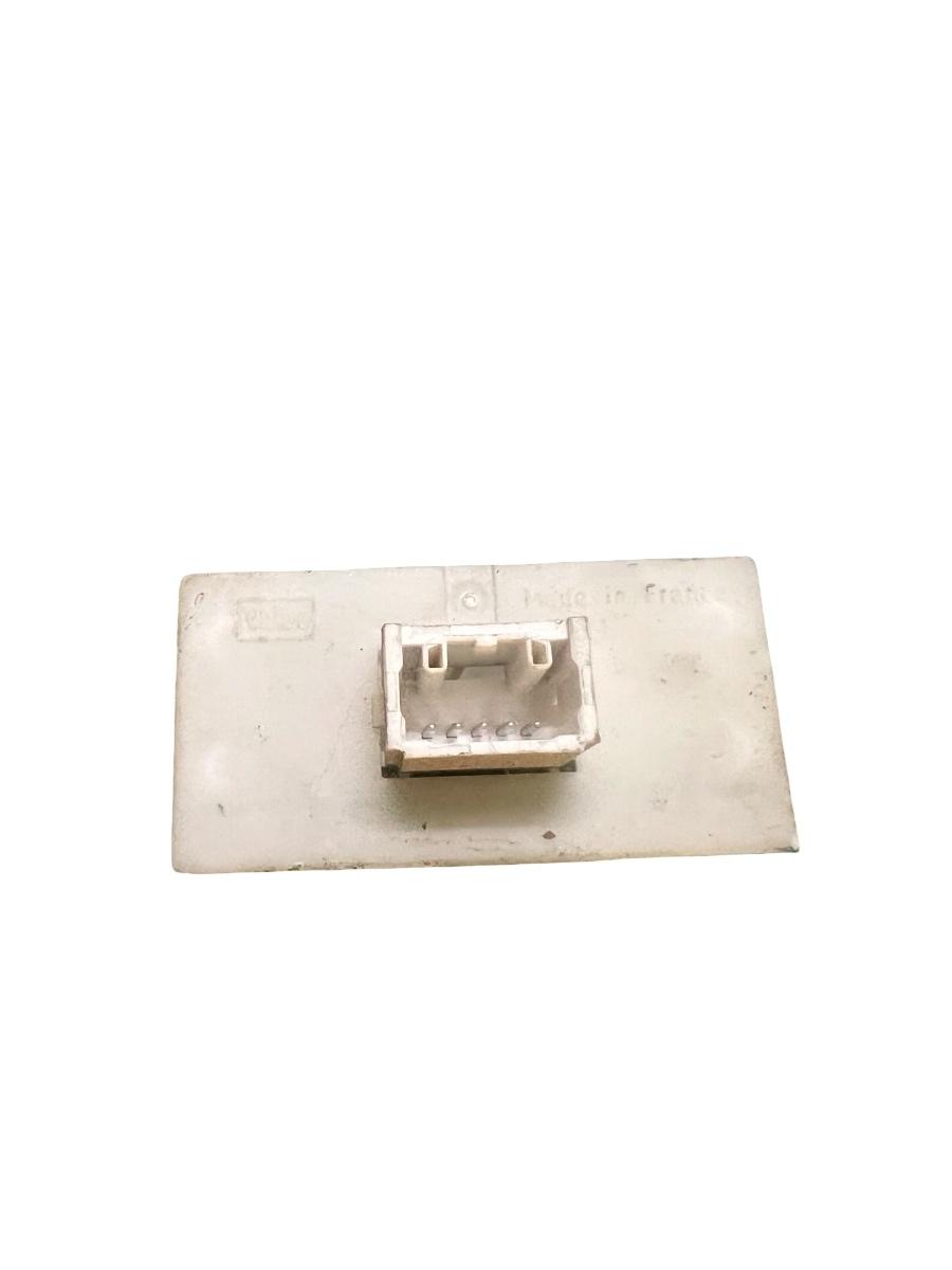 Modul de confort TOYOTA AVENSIS Saloon _T25_ 2003 - 2008 89741-05050 – foto 2