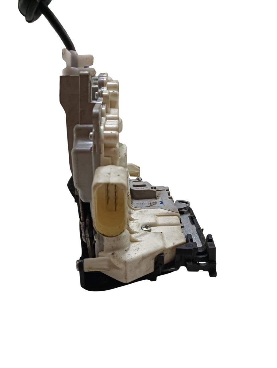 Broasca usa stanga fata VOLKSWAGEN PASSAT Variant 3C5 2005 - 2011