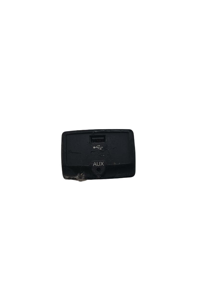 Usb/jack FIAT 500L 199, 351_, 352_ 2012 - >