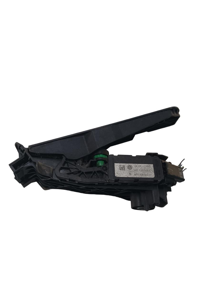 Pedala de acceleratie stanga fata VOLKSWAGEN GOLF V 1K1 2003 - 2009 1k1723503l