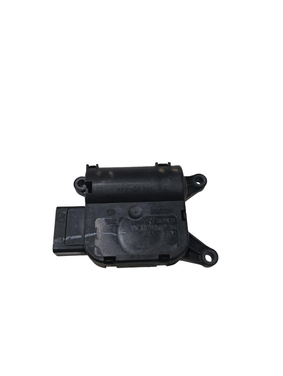 Motoras/actuator clapeta aer VOLKSWAGEN GOLF V 1K1 2003 - 2009 0132801338
