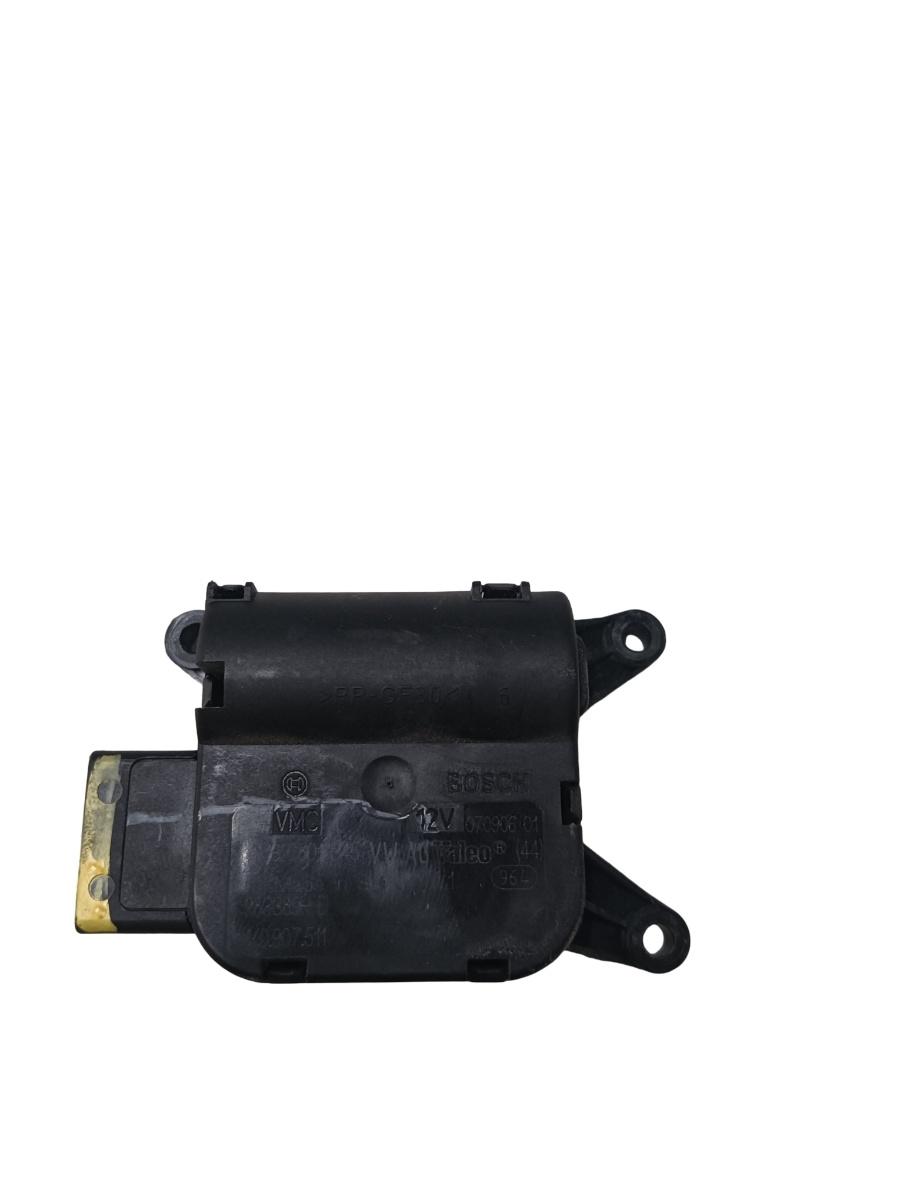 Motoras/actuator clapeta aer VOLKSWAGEN GOLF V 1K1 2003 - 2009 0132801345