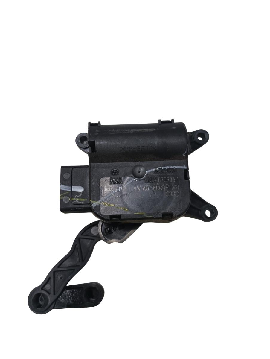 Motoras/actuator clapeta aer VOLKSWAGEN GOLF V 1K1 2003 - 2009 0132801341