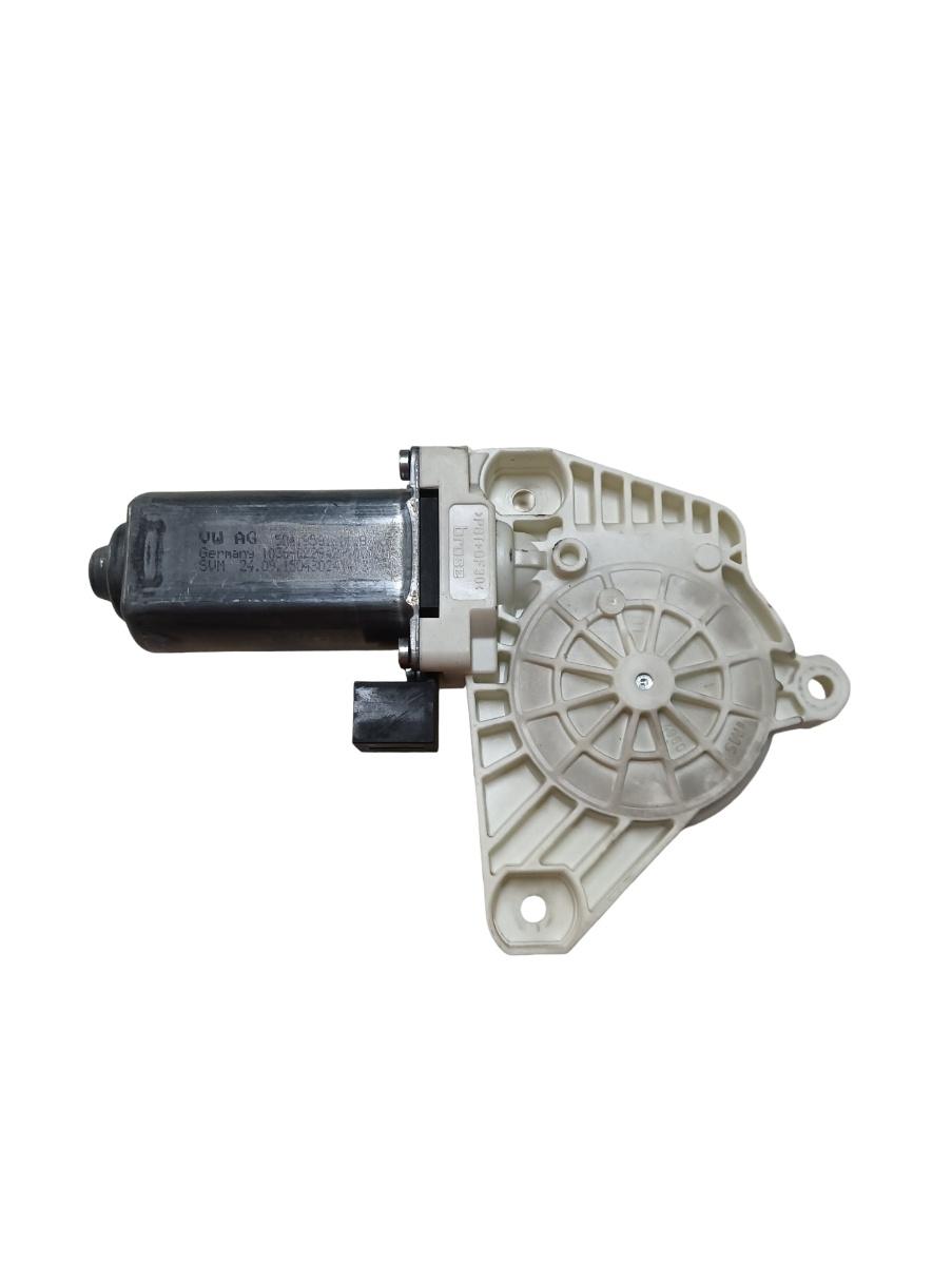 Motoras geam pivotant stanga fata VOLKSWAGEN PASSAT Variant 3G5 2014 - > TDI CRLB, DBGA, DFGA 5q4959801b – foto 2
