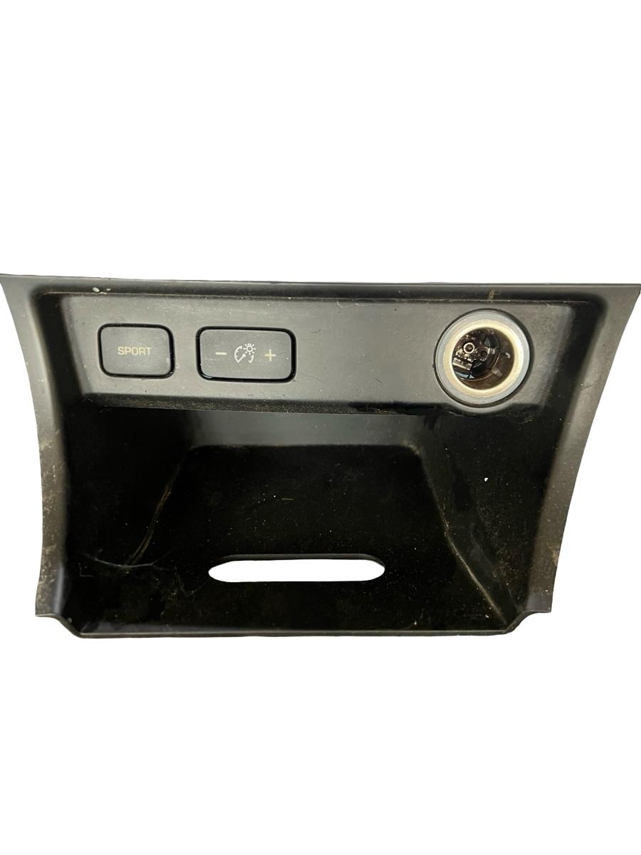 Ornament Bricheta CADILLAC BLS 2006 - >