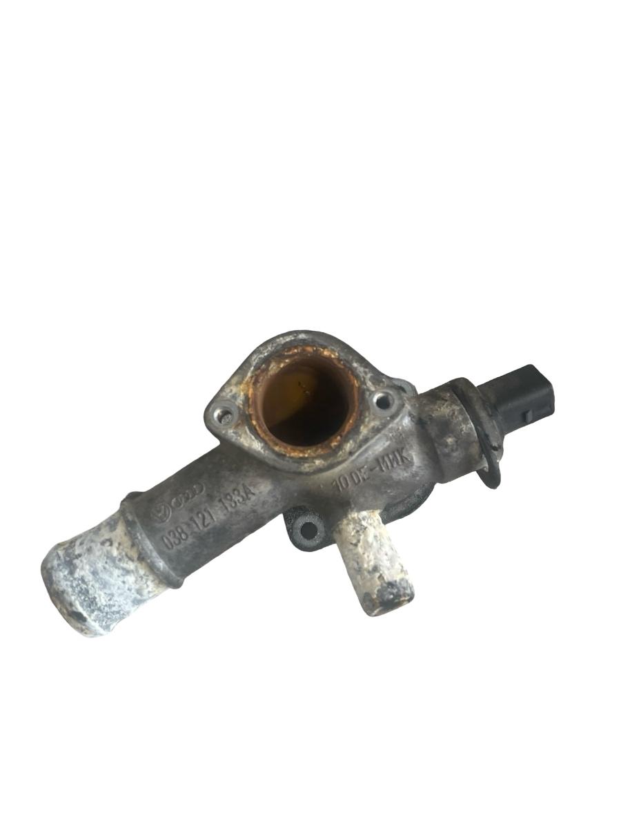 Flansa lichid de racire AUDI A4 II 8E2, B6 2000 - 2005 1.9 TDI AVF, AWX 038121133A