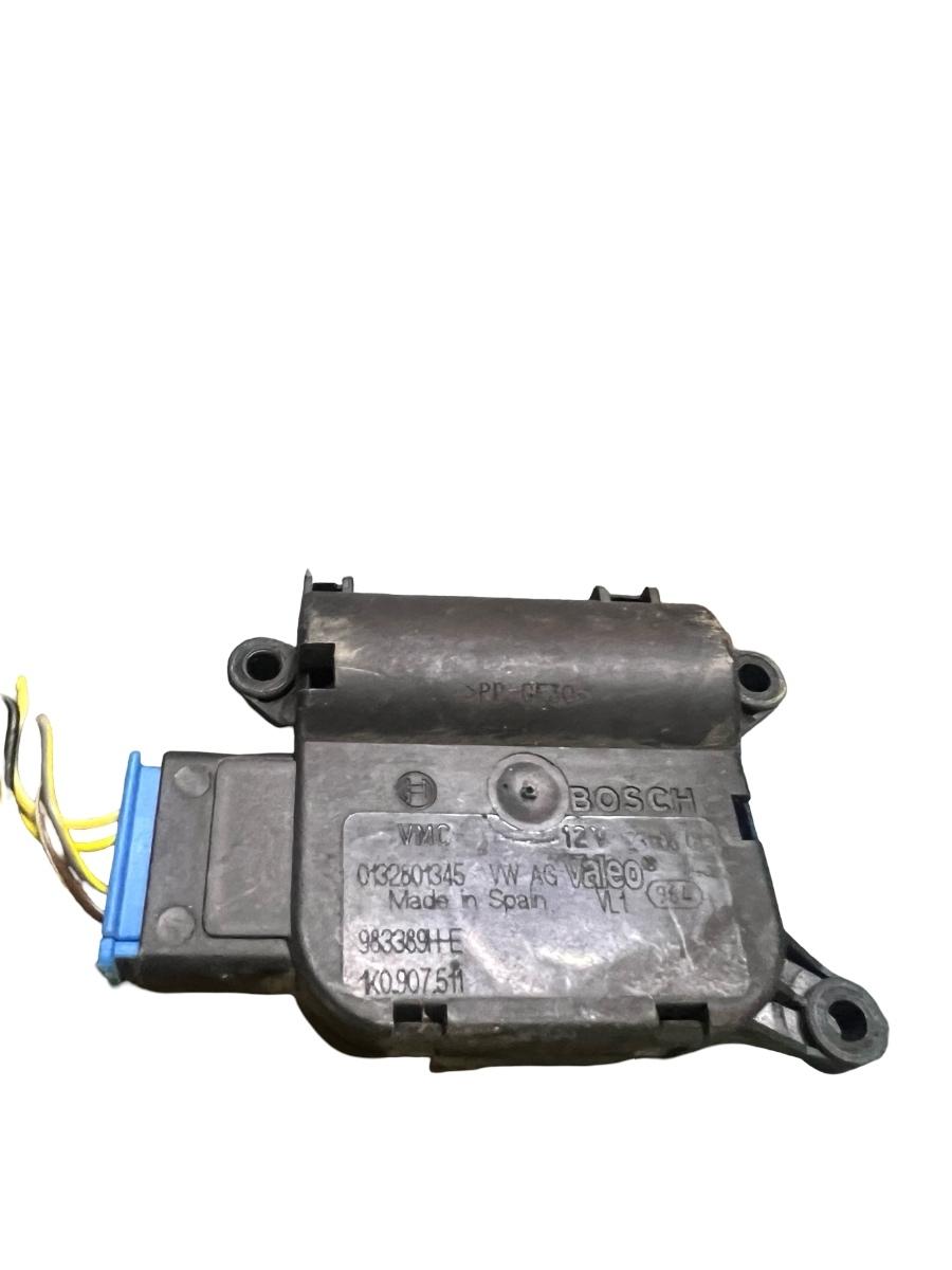 Motoras/actuator clapeta aer VOLKSWAGEN GOLF V 1K1 2003 - 2009 0132801345