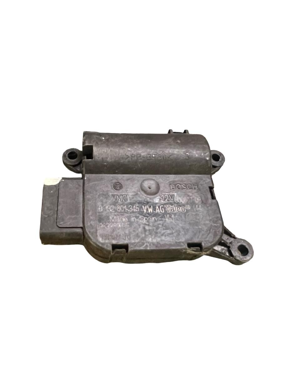 Motoras/actuator clapeta aer VOLKSWAGEN GOLF V 1K1 2003 - 2009 0132801345