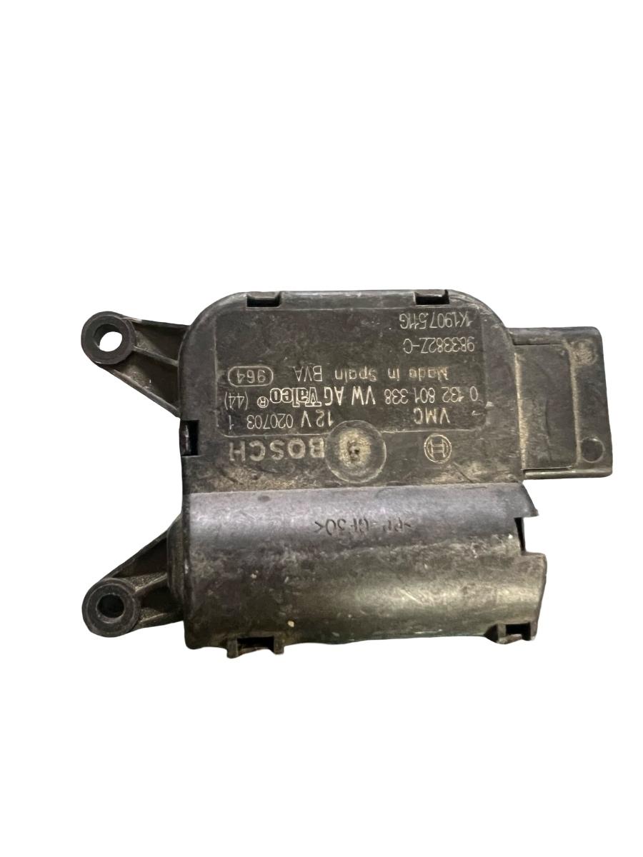 Motoras/actuator clapeta aer VOLKSWAGEN GOLF V 1K1 2003 - 2009 0132801338