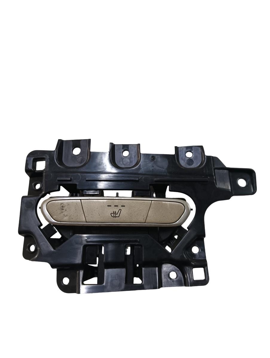 Buton incalzire scaun  dreapta fata MERCEDES-BENZ S-CLASS Coupe VII C217 2014 - > A2179050251
