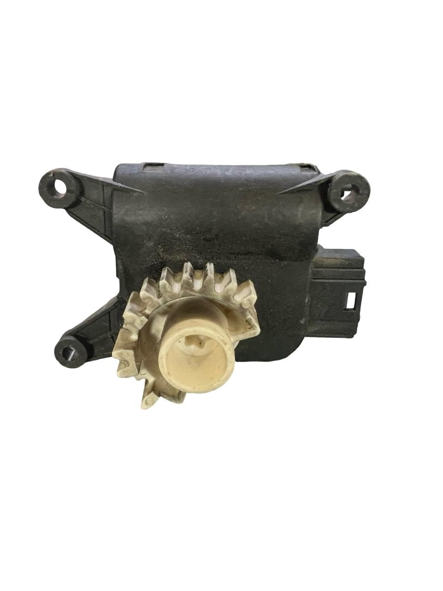 Motoras/actuator clapeta aer VOLKSWAGEN GOLF V 1K1 2003 - 2009 0132801337