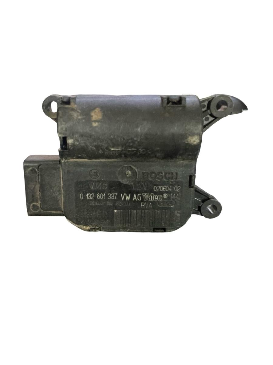 Motoras/actuator clapeta aer VOLKSWAGEN GOLF V 1K1 2003 - 2009 0132801337 – foto 2