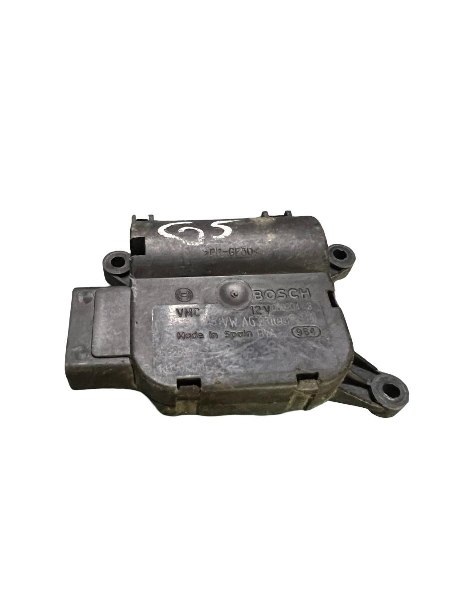 Motoras/actuator clapeta aerCl VOLKSWAGEN GOLF V 1K1 2003 - 2009 0132801345