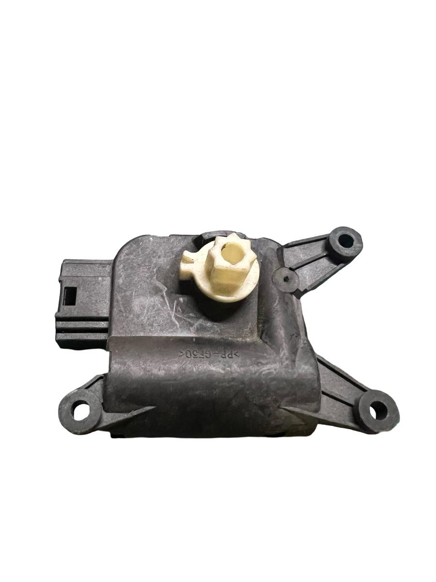Motoras/actuator clapeta aer VOLKSWAGEN GOLF V 1K1 2003 - 2009 0132801345 – foto 2