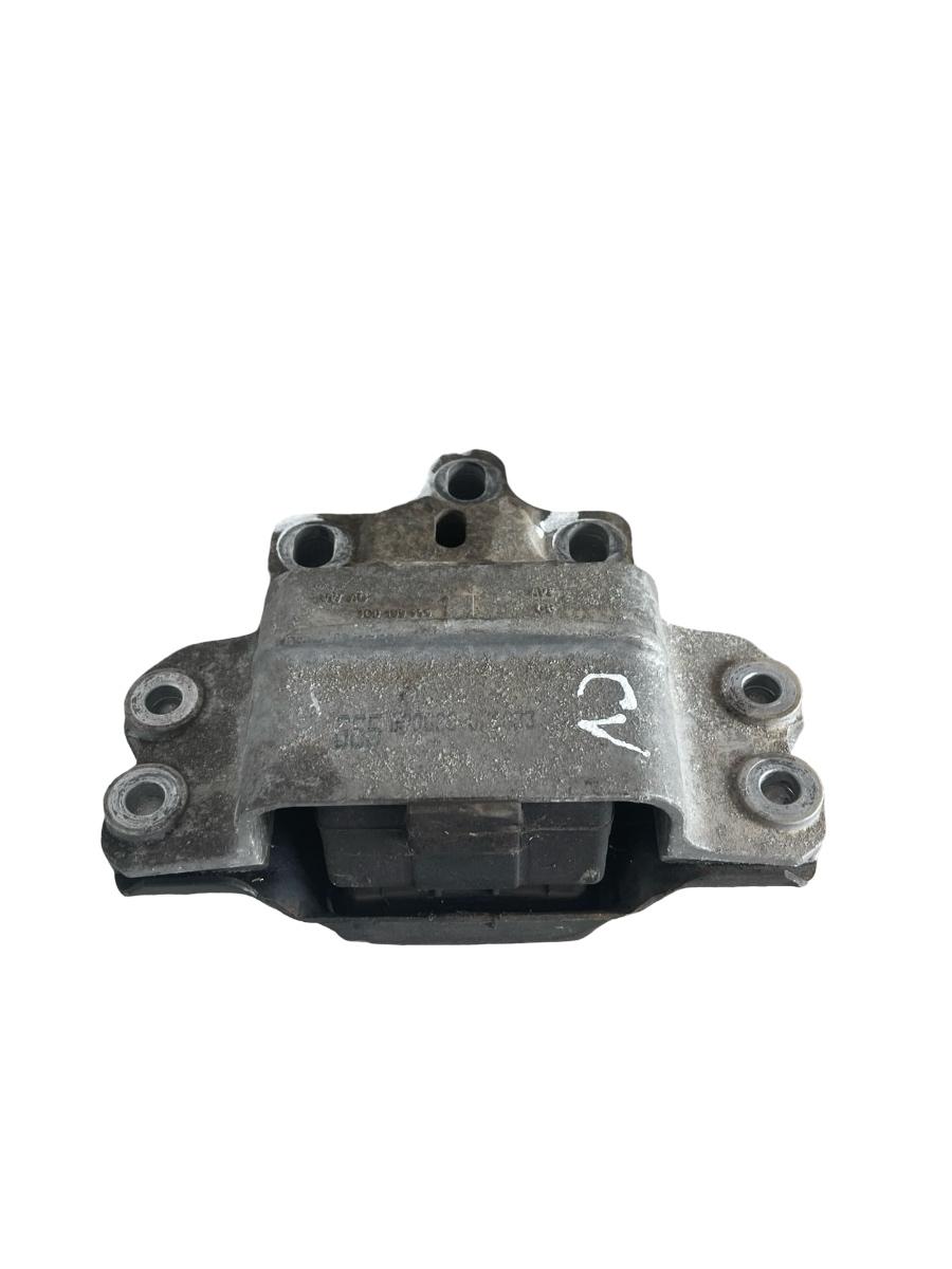 Suport tampon cutie de viteze VOLKSWAGEN TIGUAN 5N_ 2007 - > 2.0 TDI CBAB, CFFB 3C0199555
