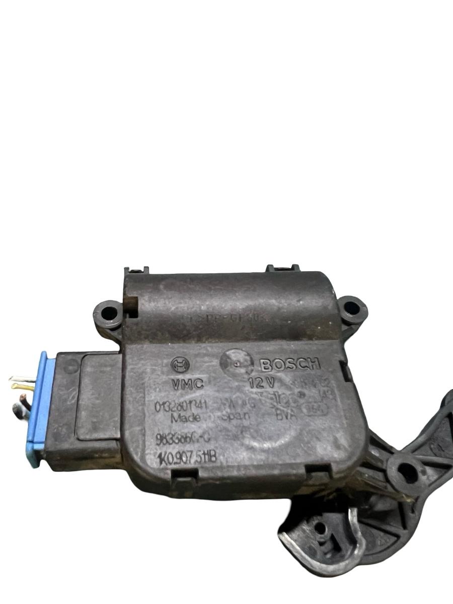 Motoras/actuator clapeta aer VOLKSWAGEN GOLF V 1K1 2003 - 2009 0132801341