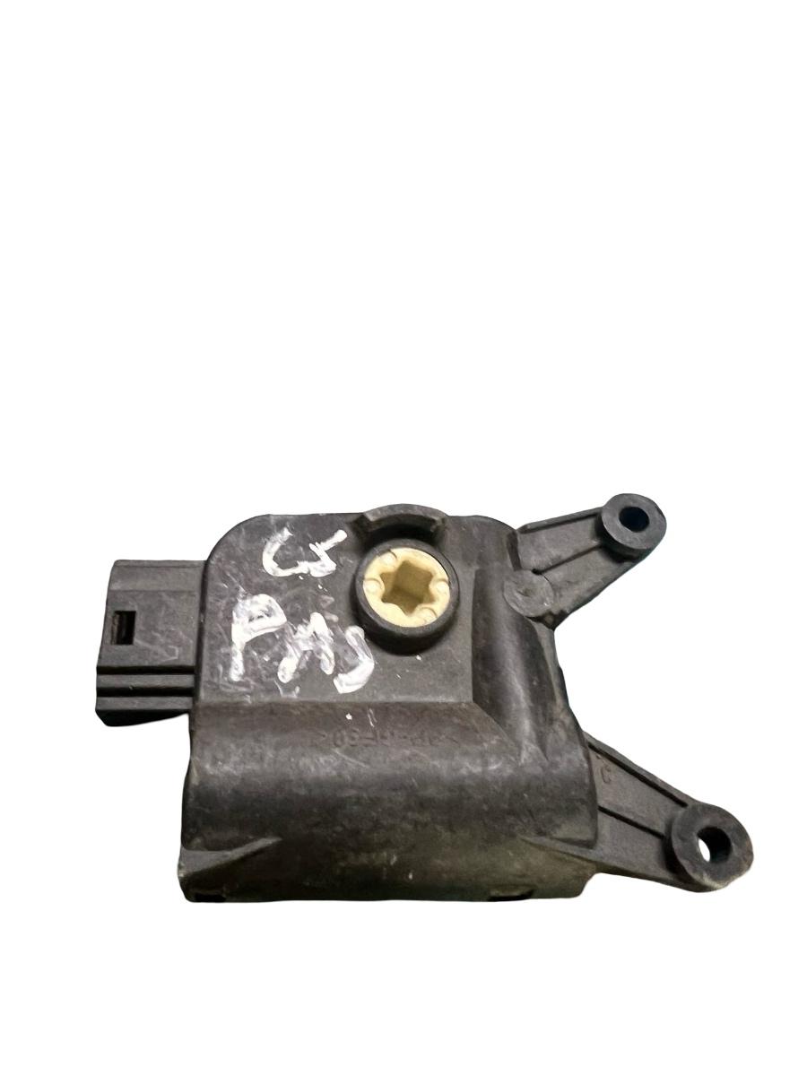Motoras/actuator clapeta aer VOLKSWAGEN GOLF V 1K1 2003 - 2009 0132801338