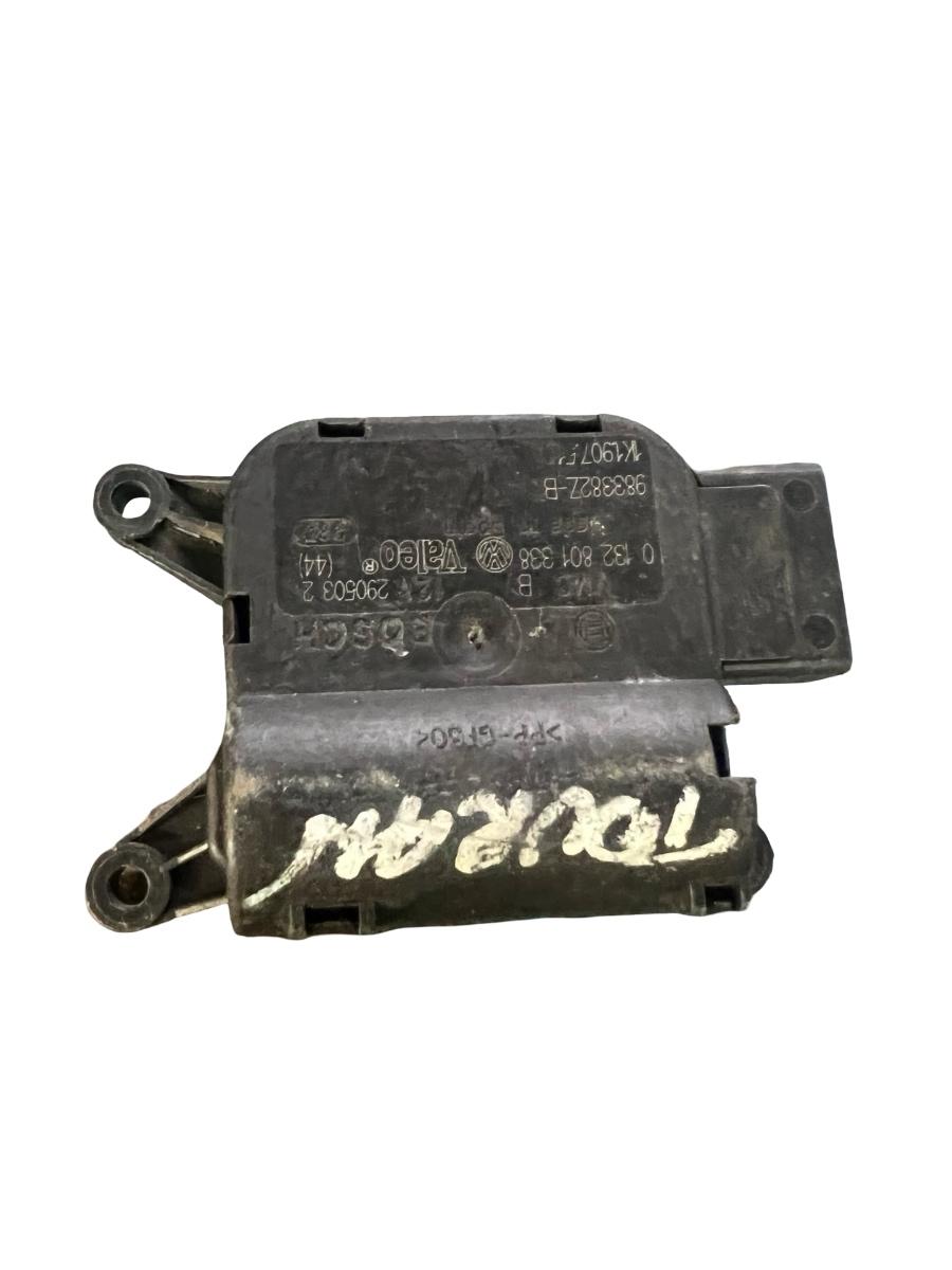 Motoras/actuator clapeta aer VOLKSWAGEN GOLF V 1K1 2003 - 2009 0132801338