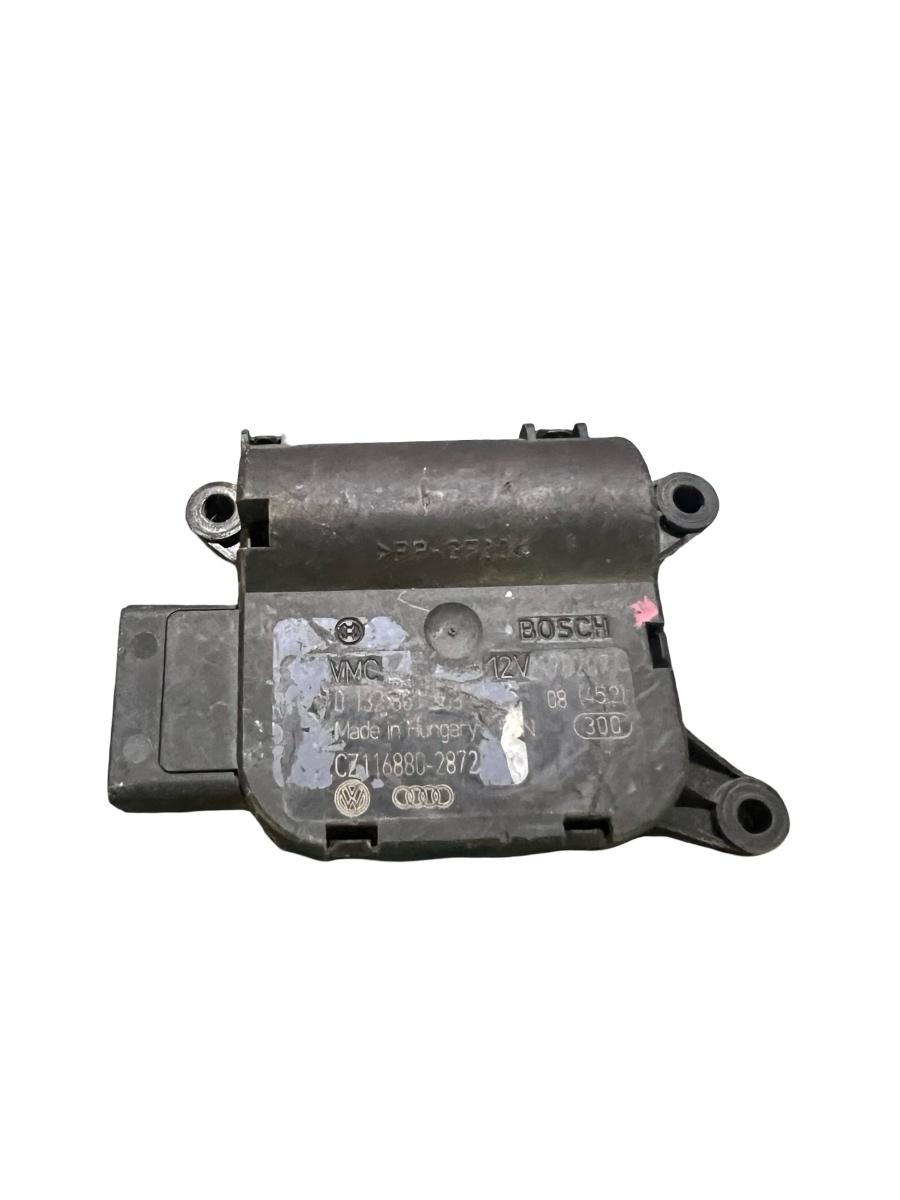 Actuator/motoras clapeta aer AC VOLKSWAGEN GOLF V 1K1 2003 - 2009 0132861363