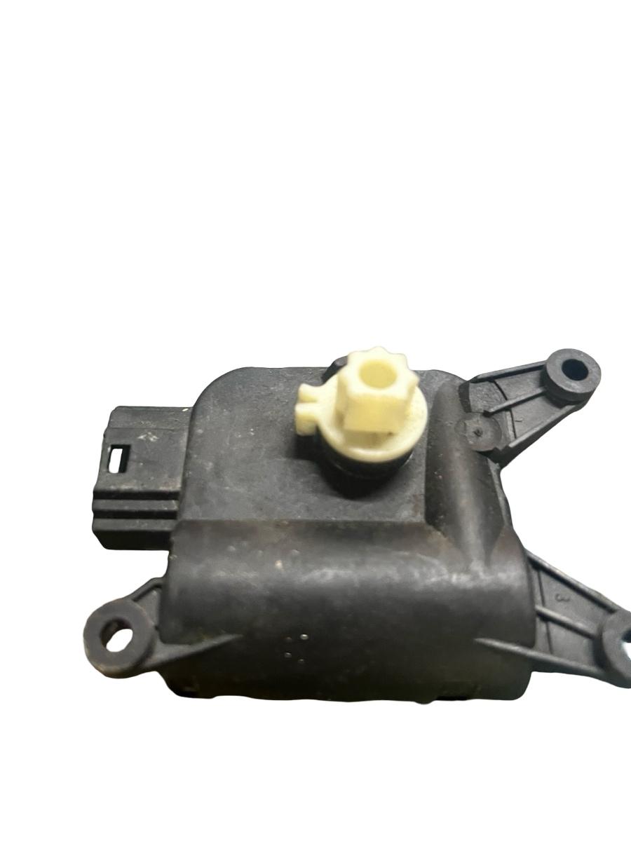 Motoras/actuator clapeta aer VOLKSWAGEN GOLF V 1K1 2003 - 2009 0132801345 – foto 2