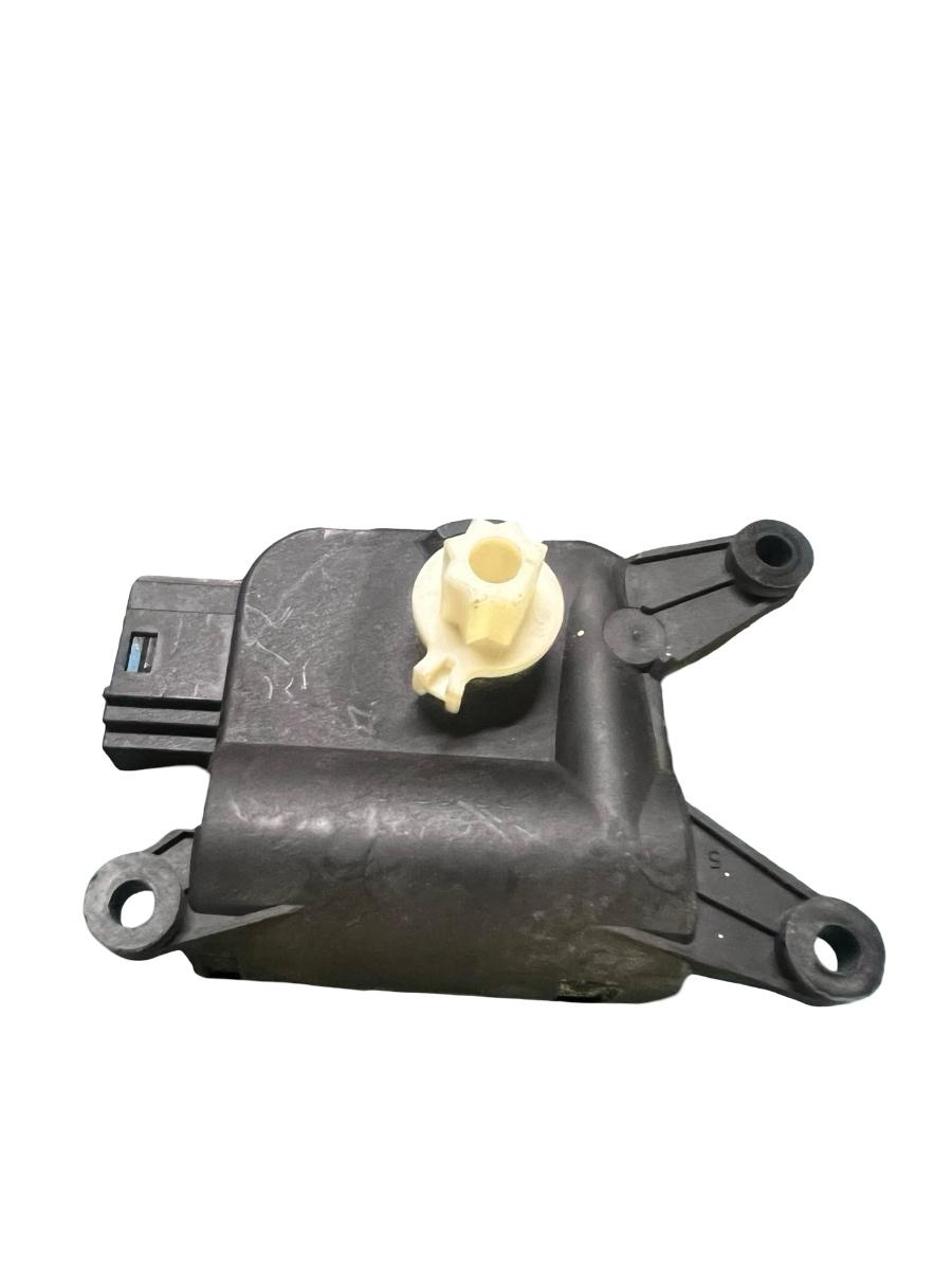 Motoras/actuator clapeta aer VOLKSWAGEN GOLF V 1K1 2003 - 2009 0132801345 – foto 2