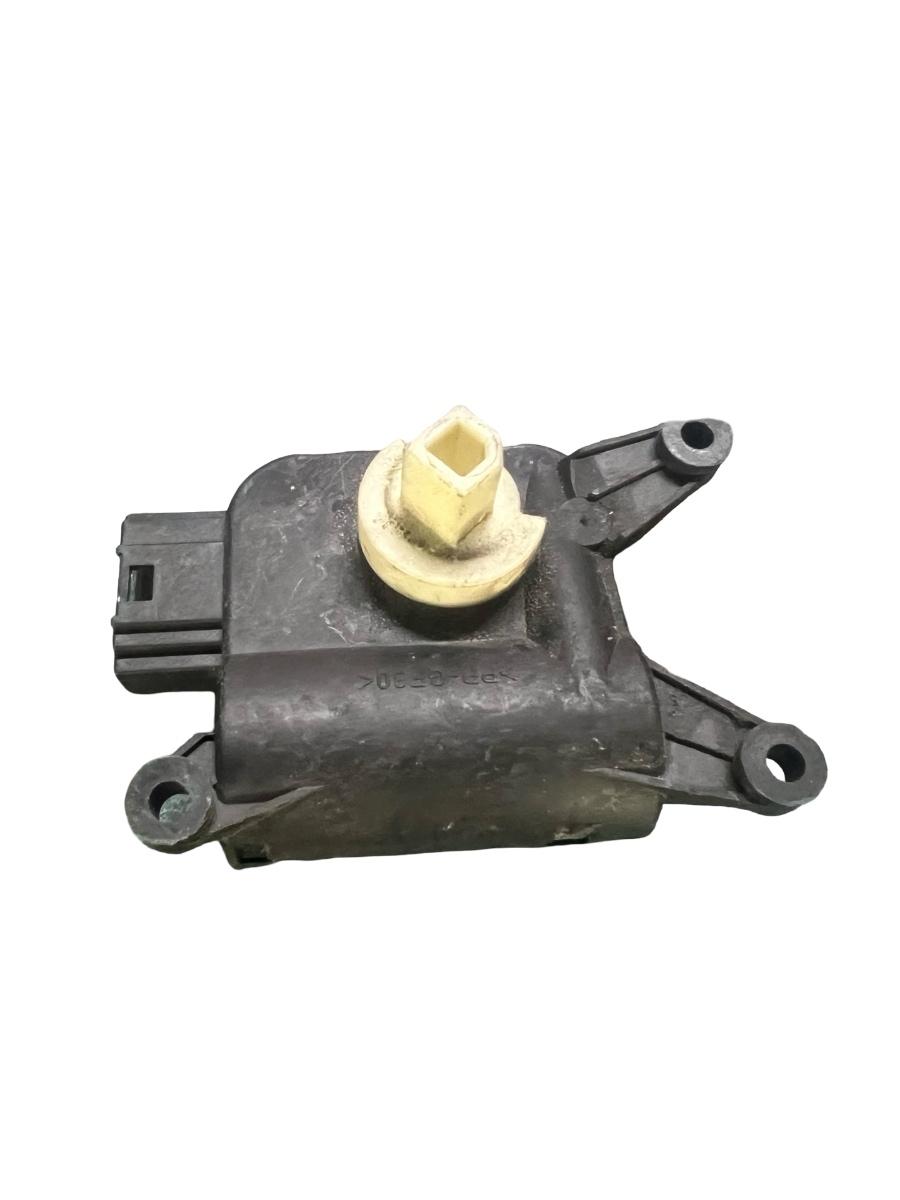 Motoras/actuator clapeta aer VOLKSWAGEN GOLF V 1K1 2003 - 2009 0132801338