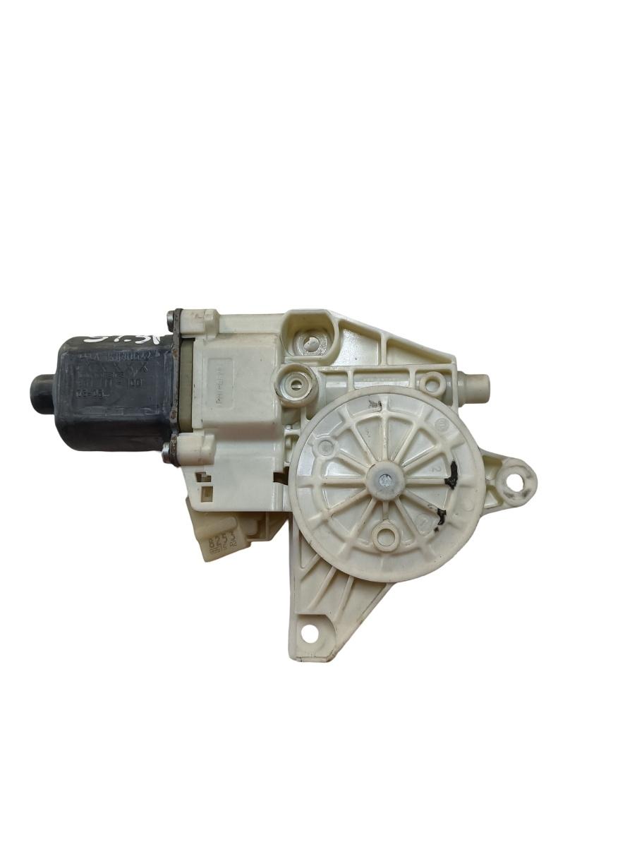 Motoras geam pivotant stanga spate MERCEDES-BENZ C-CLASS W204 2007 - 2014 A2048200642