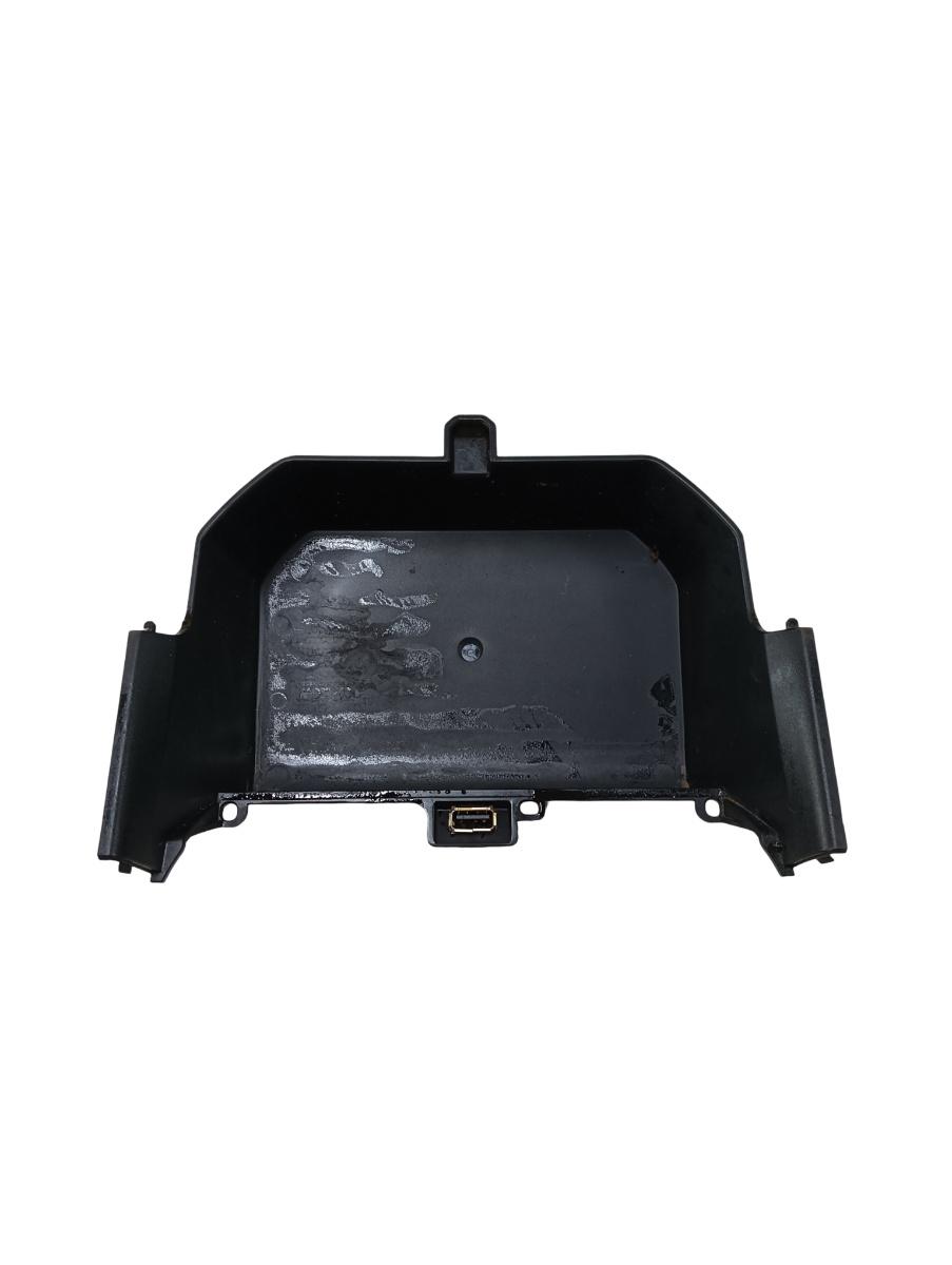 Conector priza USB/compartiment depozitare  BMW 5 G30, F90 2016 - > 6819878 – foto 2