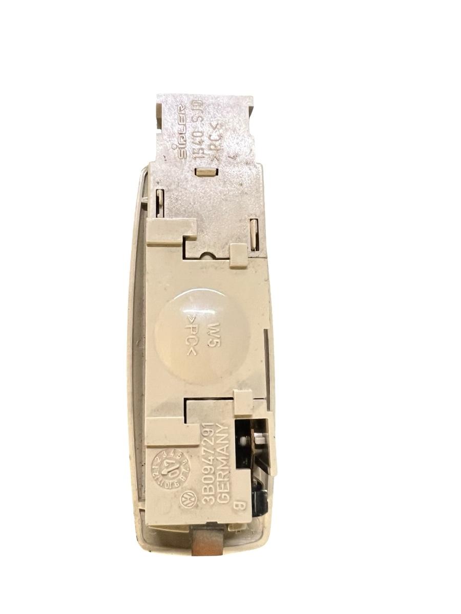 Lampa scaune fata VOLKSWAGEN BORA 1J2 1998 - 2013 VAG 3B0947291 – foto 2