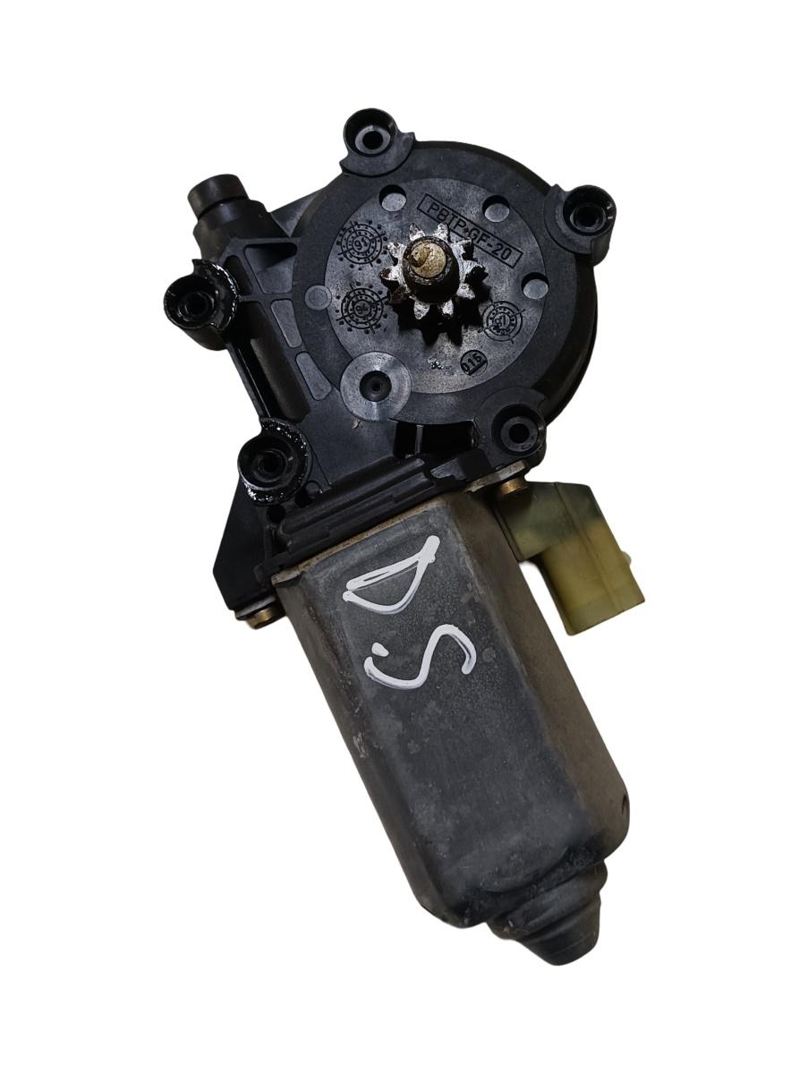 Motoras geam dreapta spate LAND ROVER RANGE ROVER II LP_, P38A 1994 - 2002 0130821317
