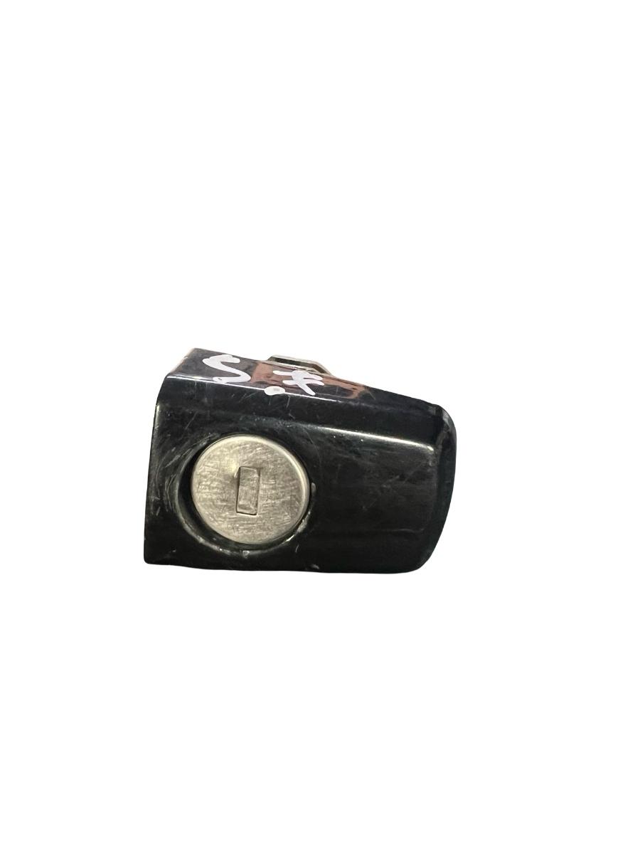 Butuc stanga fata OPEL ASTRA J P10 2009 - 2015