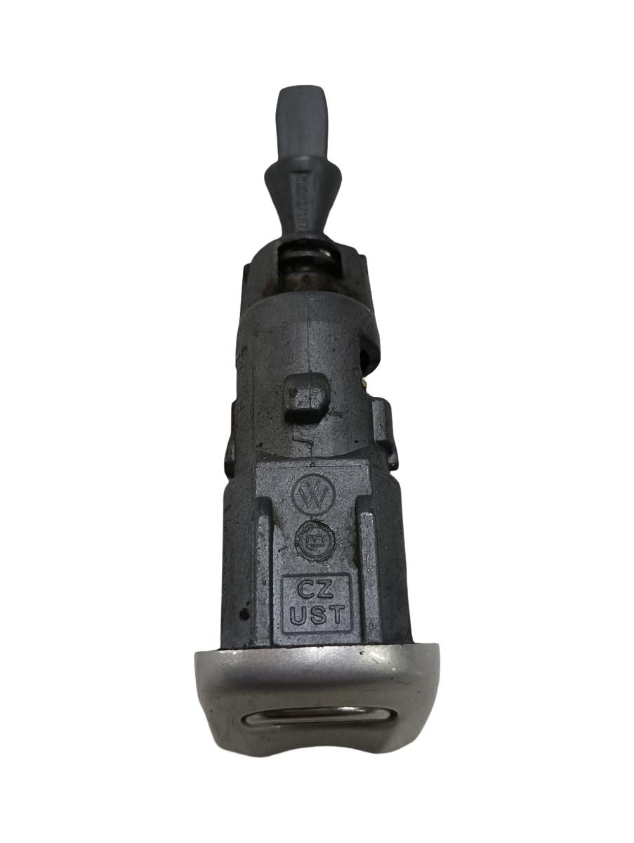 Butuc usa stanga fata VOLKSWAGEN GOLF PLUS 5M1, 521 2004 - 2013 – foto 2