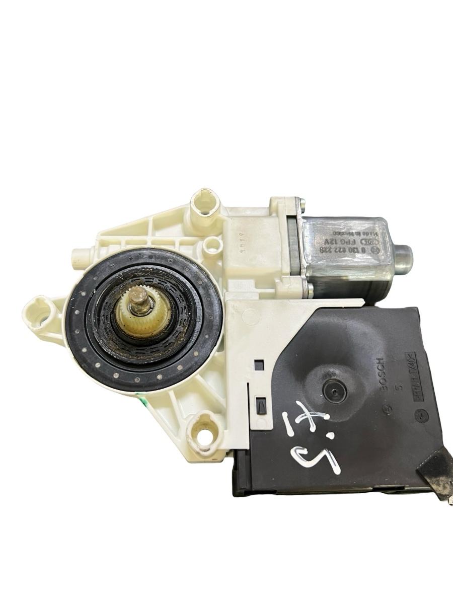 Motoras geam stanga fata VOLKSWAGEN GOLF V 1K1 2003 - 2009 1K5837401AJ – foto 2