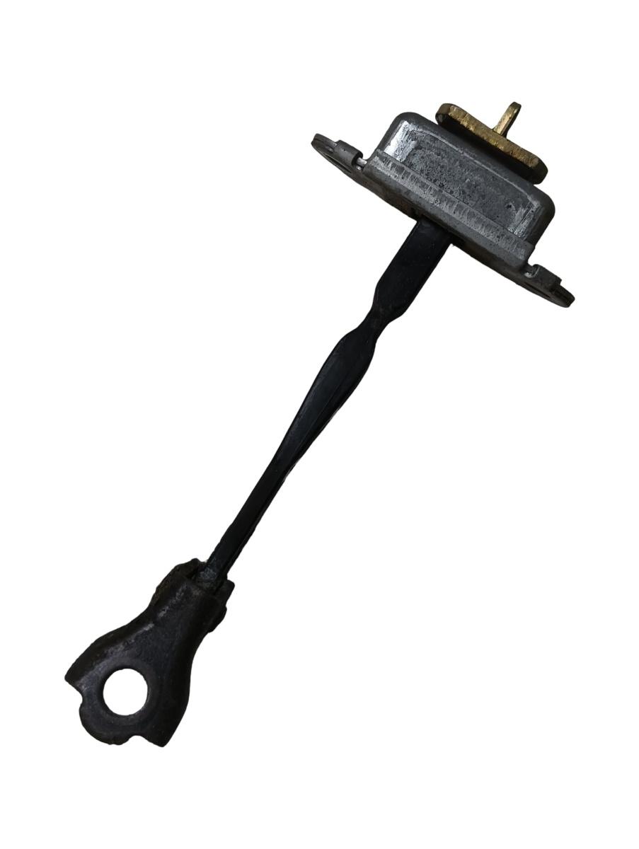 Opritor usa  dreapta fata NISSAN NP300 NAVARA D40 2004 - >