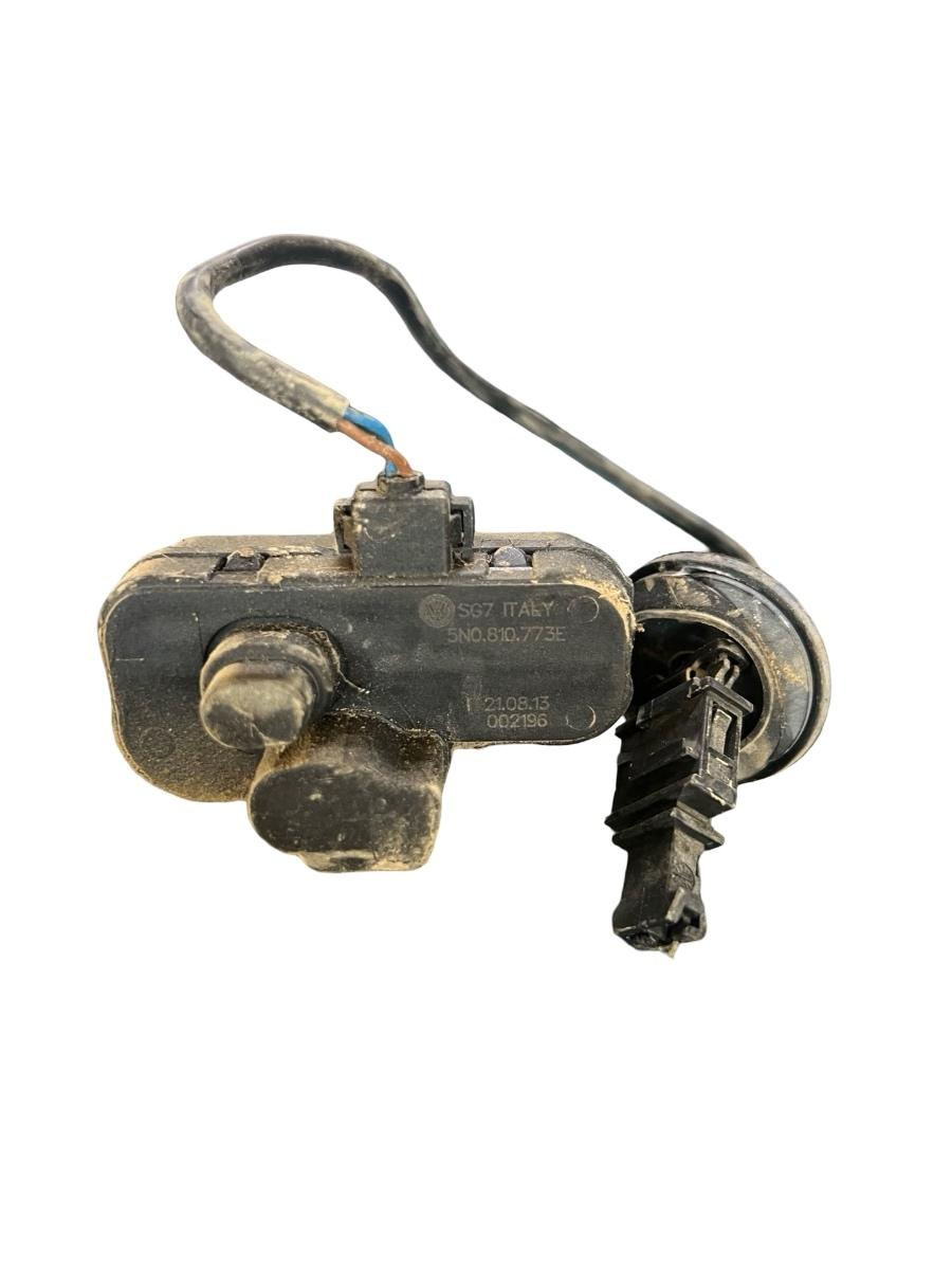 Blocare usita rezervor combustibil VOLKSWAGEN GOLF V Variant 1K5 2007 - 2009 5N0810773E
