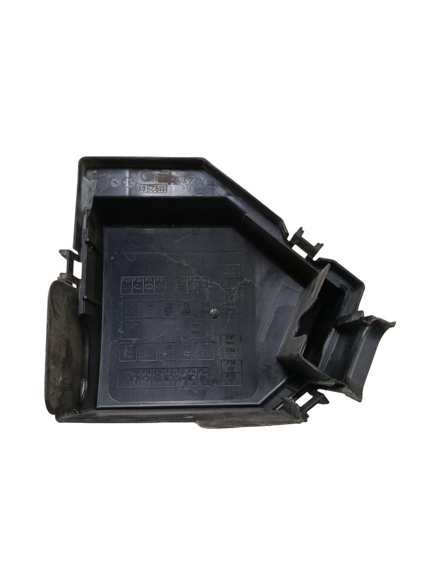 Capac tablou de sigurante LANCIA YPSILON 843_ 2003 - 2011
