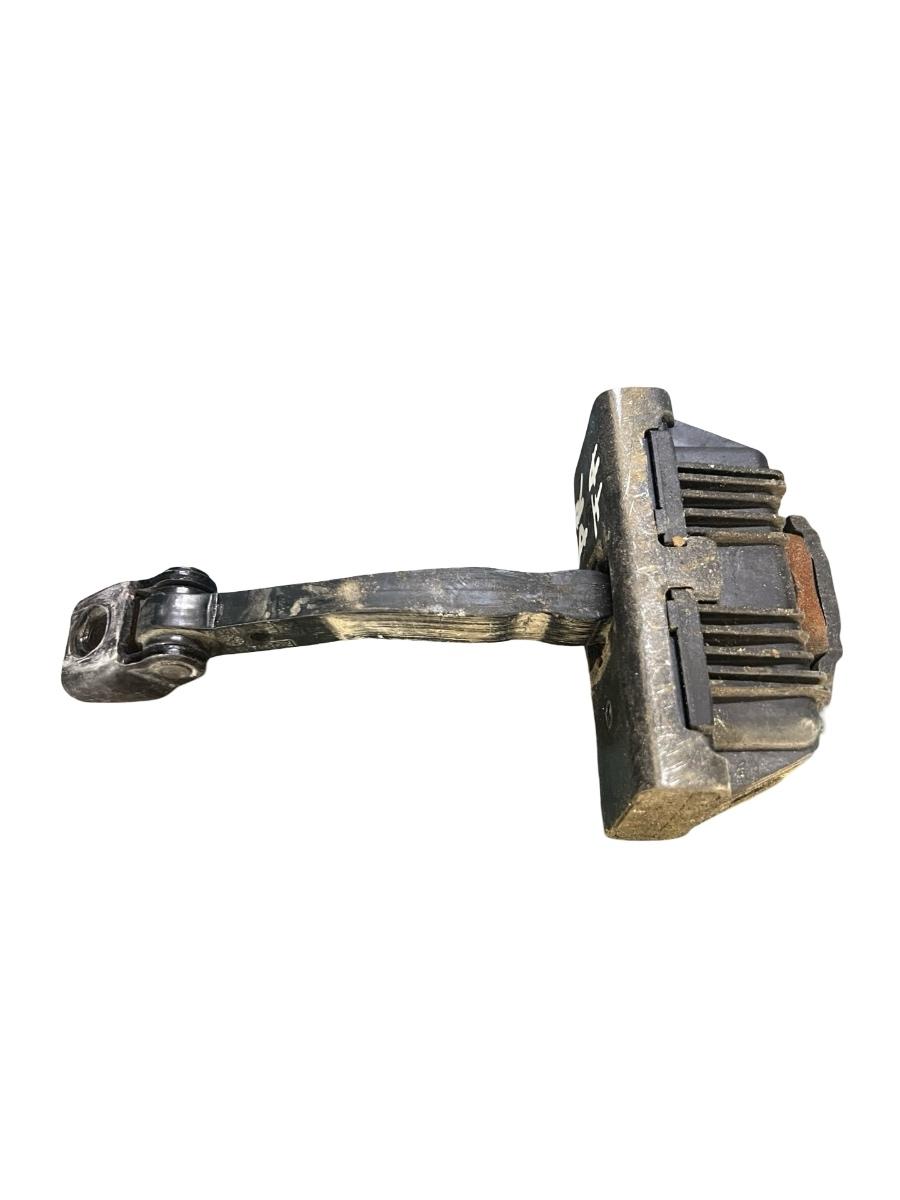 Limitator portiera fata dreapta fata BMW X5 II E70 2006 - 2013