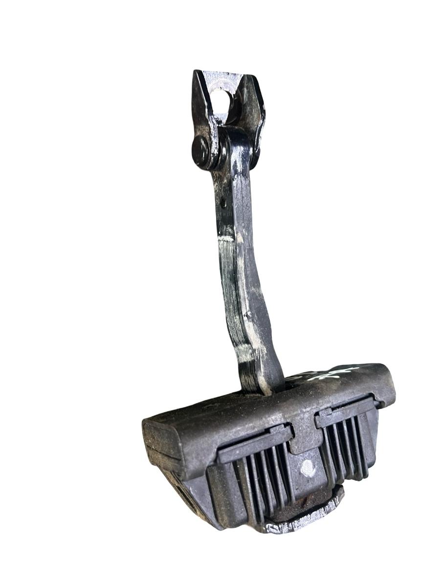 Limitator portiera fata stanga fata BMW X5 II E70 2006 - 2013
