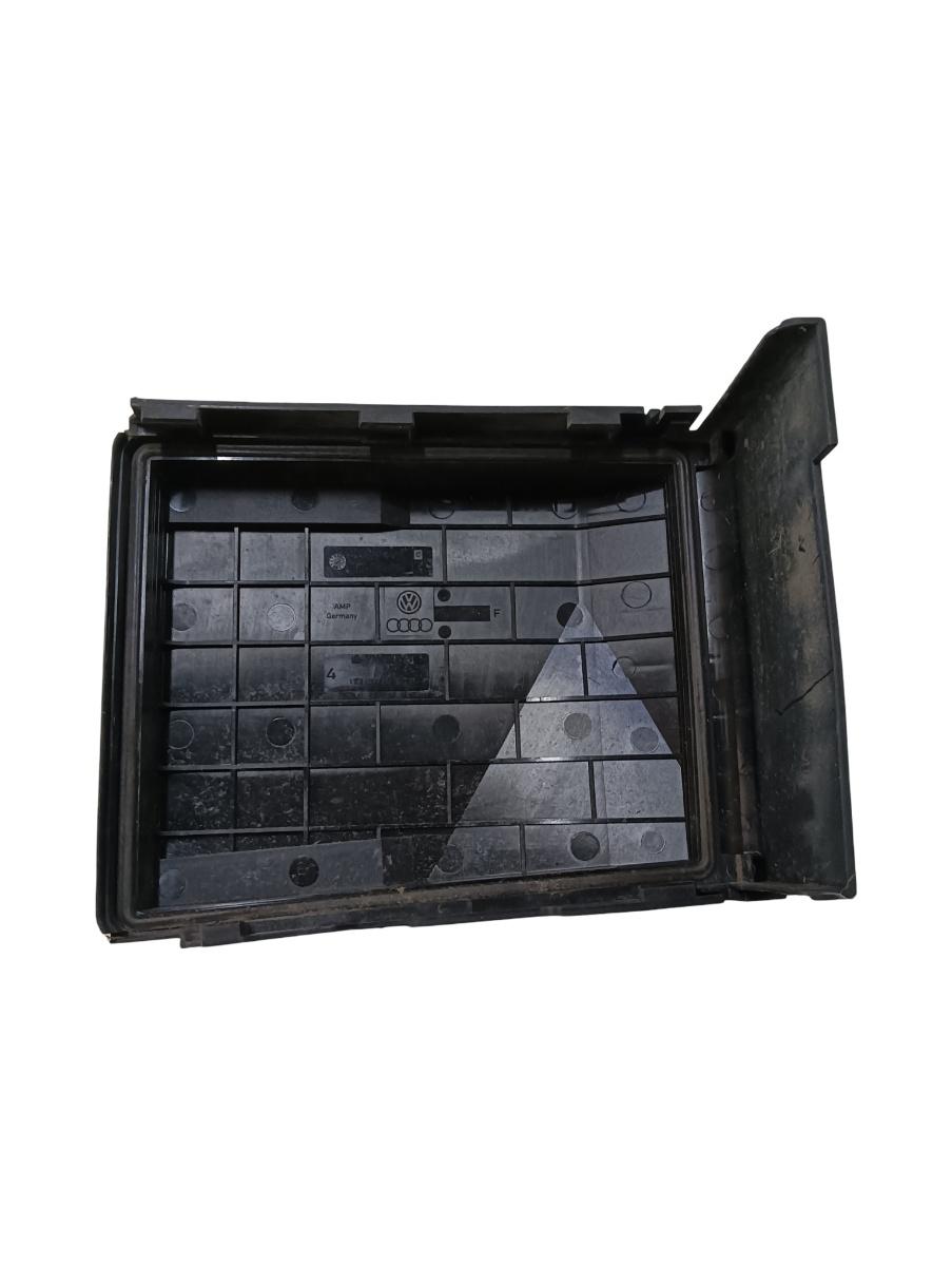 Capac tablou de sigurante AUDI A3 II 8P1 2003 - 2013, VOLKSWAGEN GOLF V 1K1 2003 - 2009 1k0937132f – foto 2