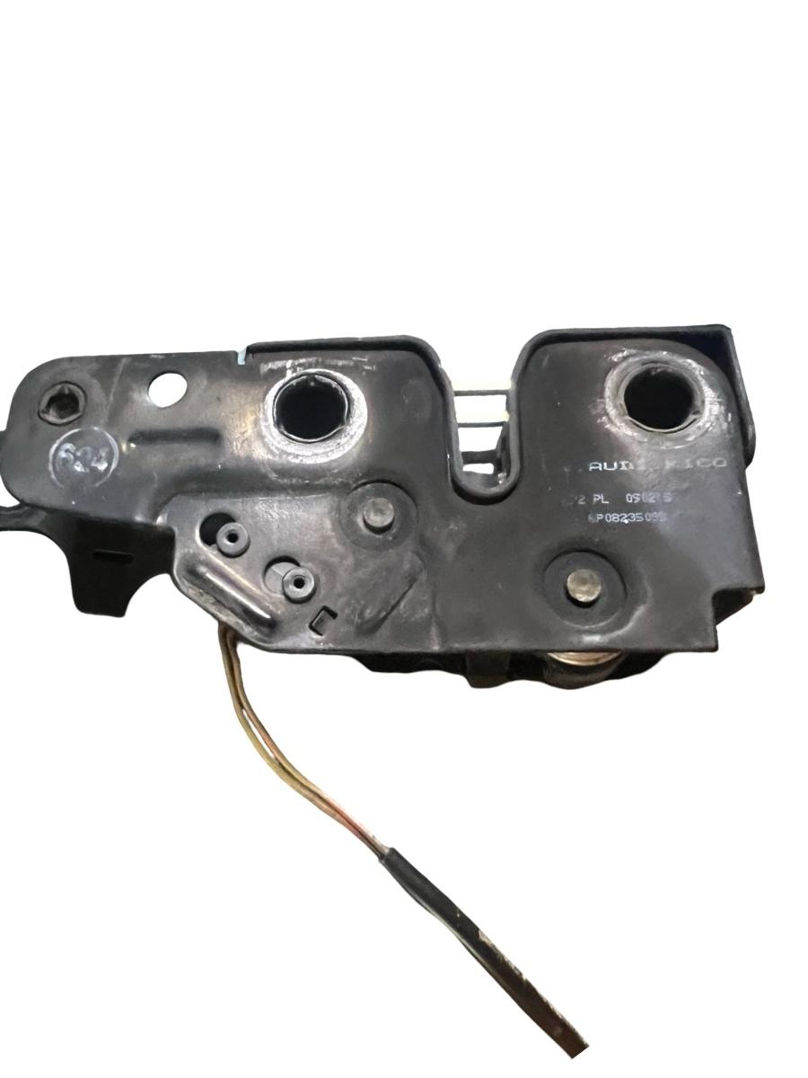 Inchizatoare capota motor VOLKSWAGEN POLO 9N_ 2001 - 2012 6Q0823509D – foto 2