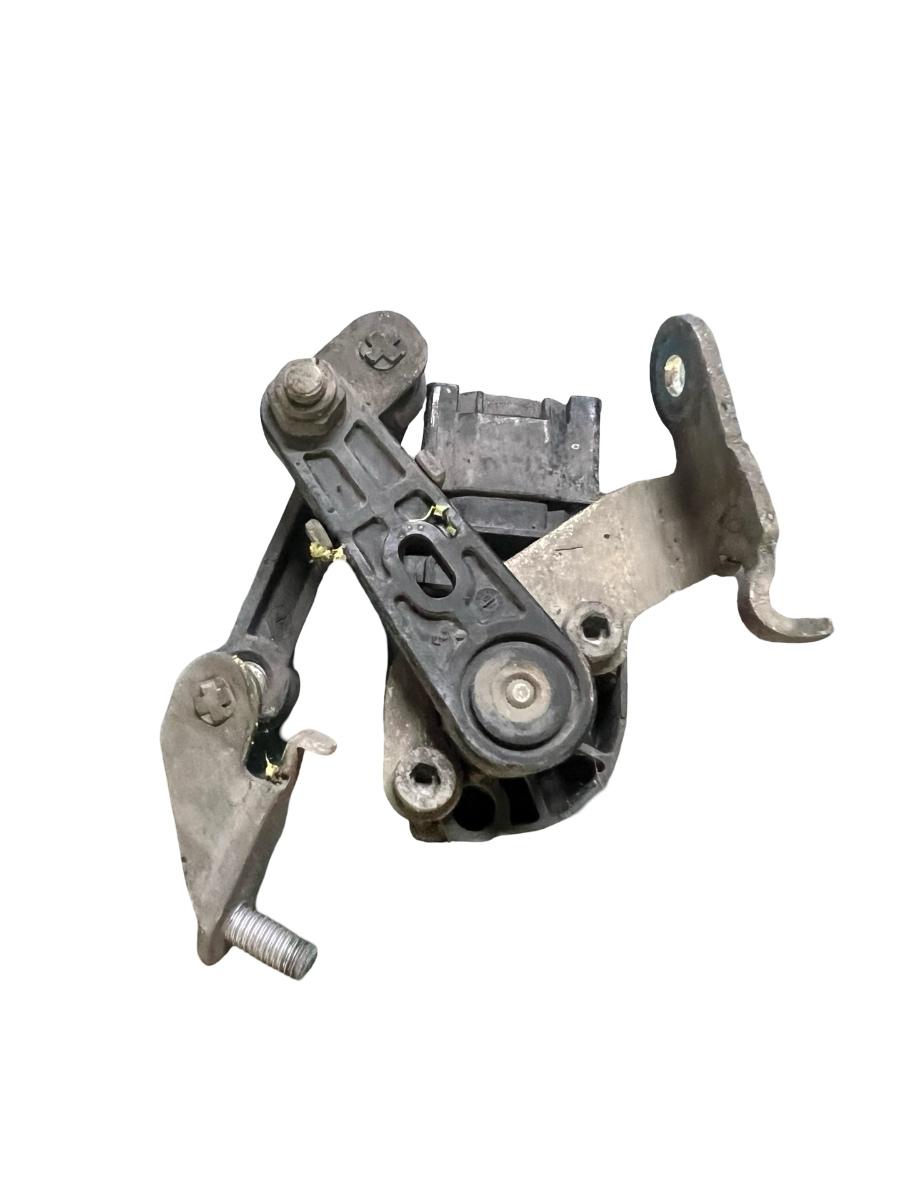 Senzor de inaltime suspensie pneumatica spate stanga fata BMW 5 F10 2009 - 2016 6784072