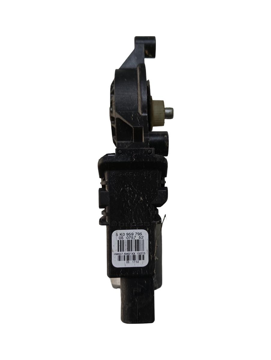 Motoras geam stanga spate VOLKSWAGEN TOURAN 1T3 2010 - 2015 5k0959796