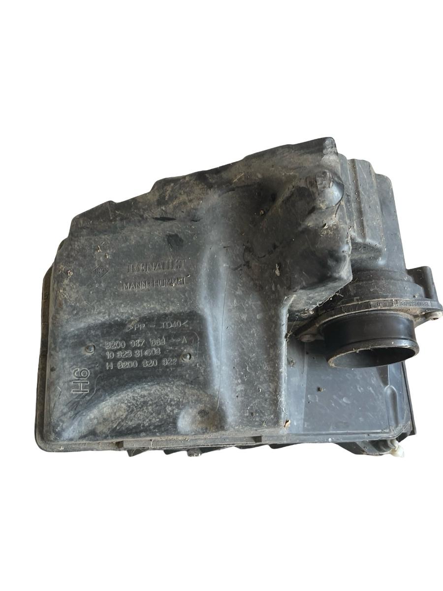 Carcasa filtru de aer RENAULT MEGANE III Hatchback BZ0_ 2008 - > 1.6 16V K4M 858 8200947663