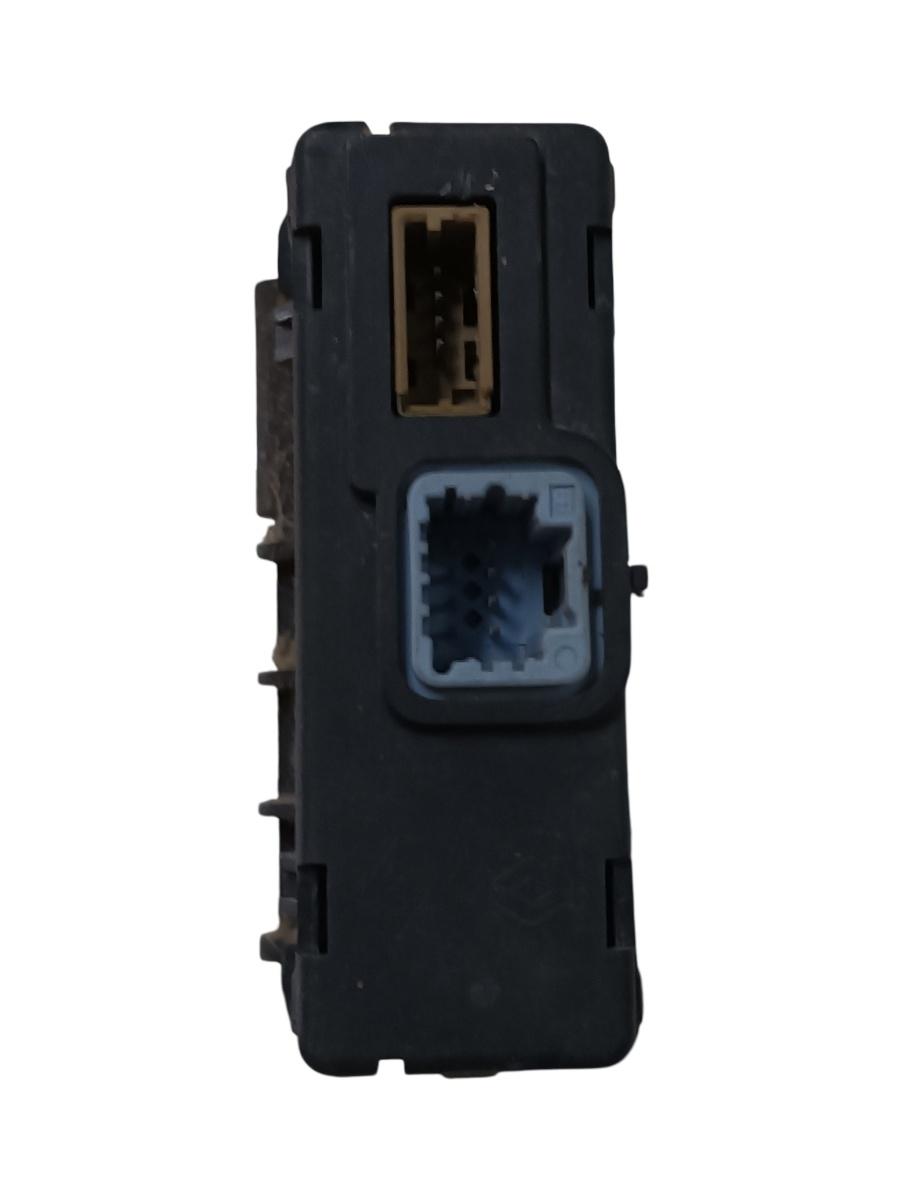 Usb / mufa jack RENAULT MEGANE II BM0/1_, CM0/1_ 2001 - 2012 – foto 2